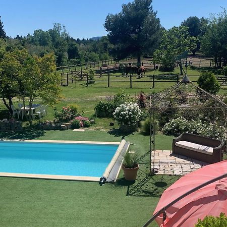 Brossard Panzió Cavaillon Kültér fotó